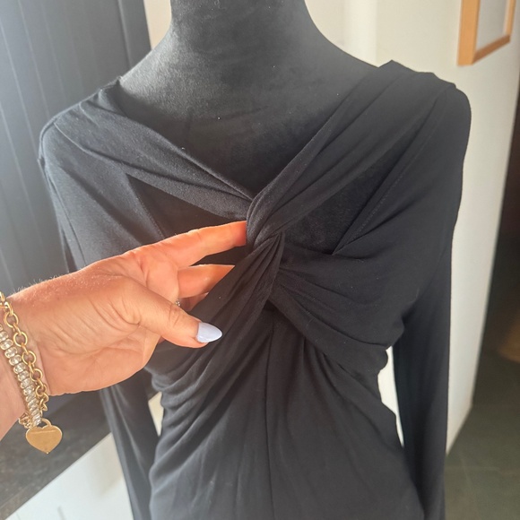 FABLETICS WOMEN'S BLACK LONG SLEEVE SHIRT NWT SIZE SMALL - Picture 1 of 5